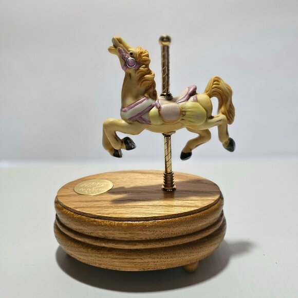 Willitts Musical Carousel Horse with Wood Base Plays Edelweiss # 8714 - Picture 1 of 16